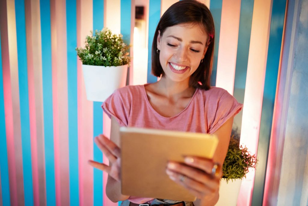 girl-on-famous-social-networks