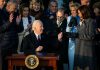 Biden signs a law that protects equal marriage in the United States