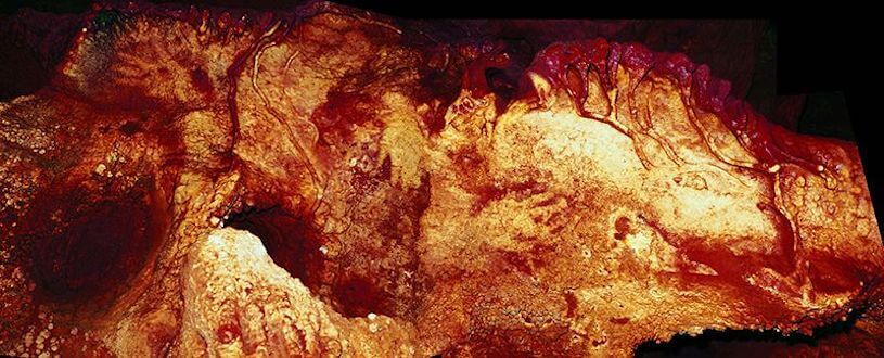 Maltravieso cave very old art